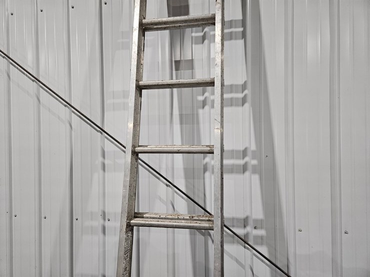 #14-•-keller-24'-aluminum-extension-ladder-image-5