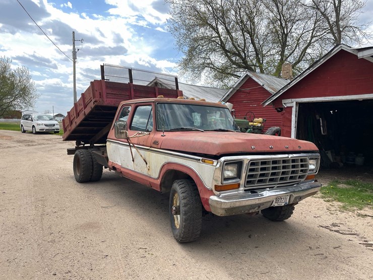 #5571-•-1979-ford-dually-with-modified-cab-image-3