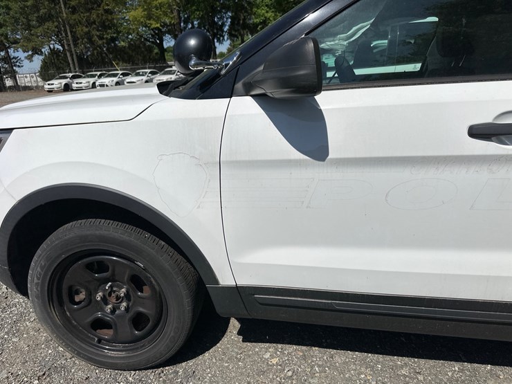 2019-ford-explorer-image-14