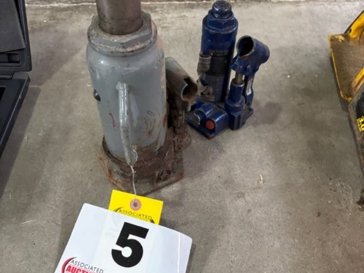 (2)-bottle-jacks-image-1