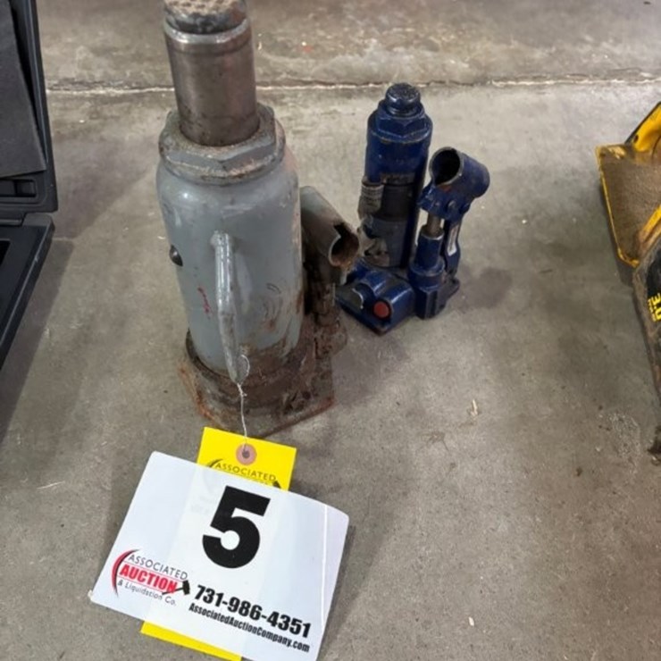 (2) Bottle Jacks