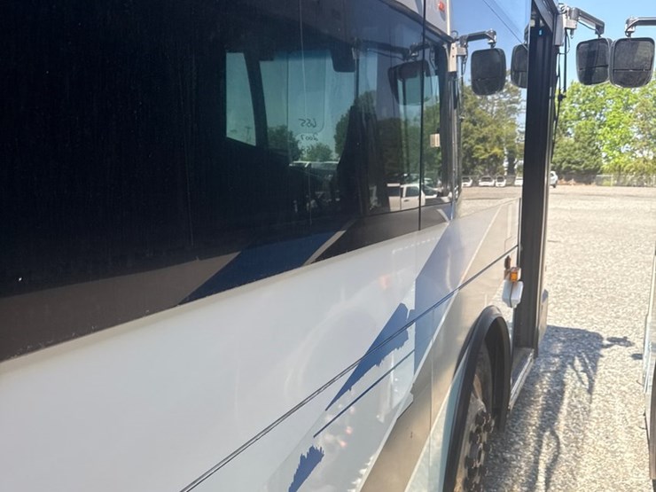 2007-gillig-low-floor-image-17