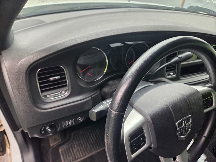 #7-•-2014-dodge-charger-image-35