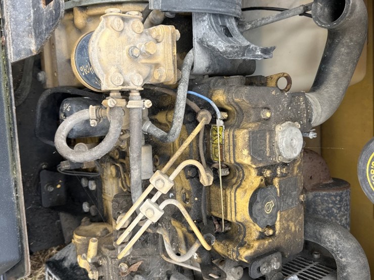 2015-caterpillar-c11-image-3