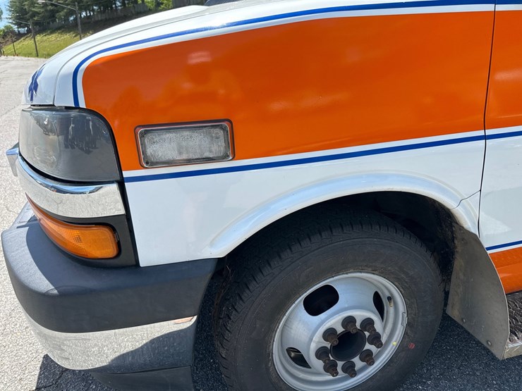 #8-•-2017-chevrolet-ambulance-4500-image-23
