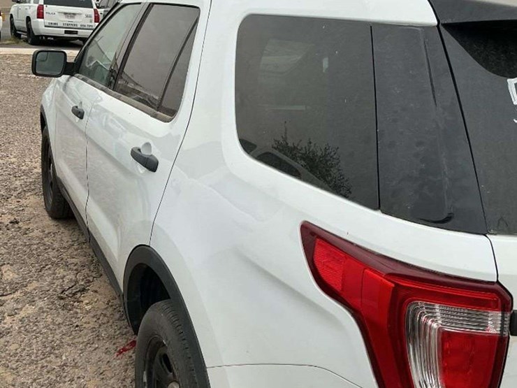 2018-ford-explorer-image-4
