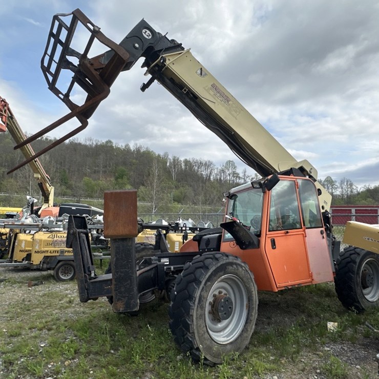 2012 JLG G12-55A