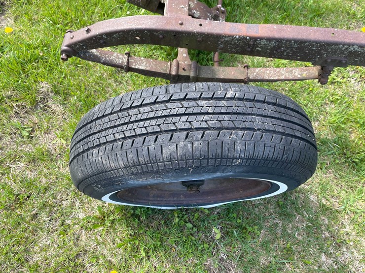 #5596-•-vintage-2-axle-car-frame-image-9