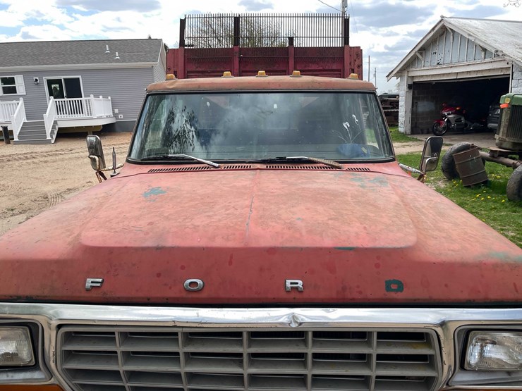 #5571-•-1979-ford-dually-with-modified-cab-image-27