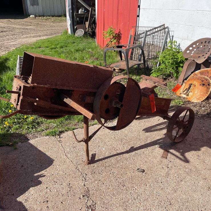 #5645 • Vintage Oliver Wagon Unloader