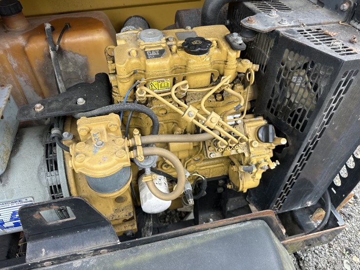 2015-caterpillar-c11-image-3