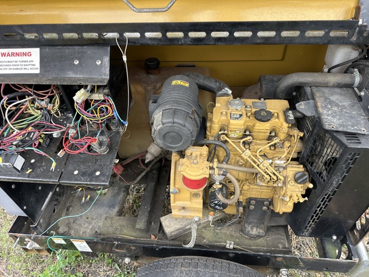 2015-caterpillar-c11-image-3