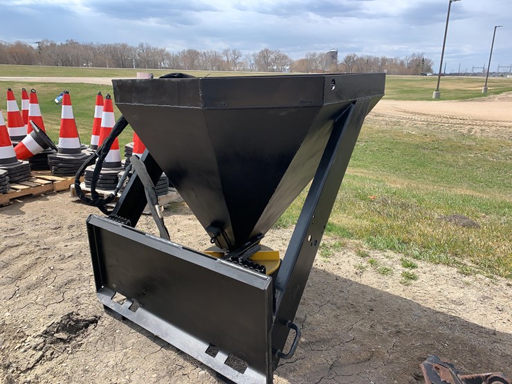 erskine-skid-steer-salt-spreader-image-1