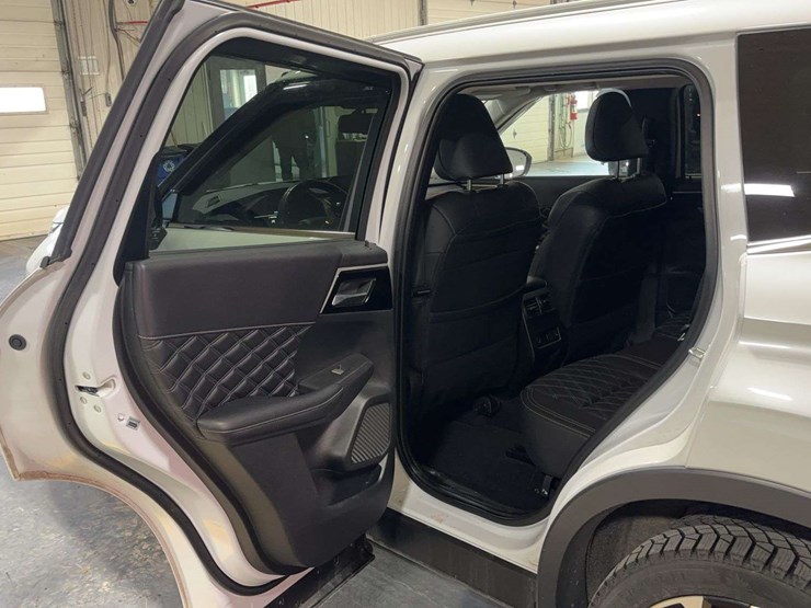 2024-mitsubishi-outlander-image-12