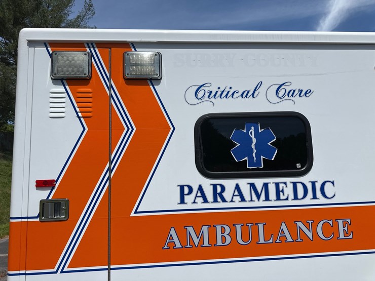 #8-•-2017-chevrolet-ambulance-4500-image-7