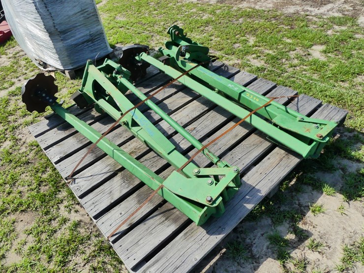 john-deere-8-image-1