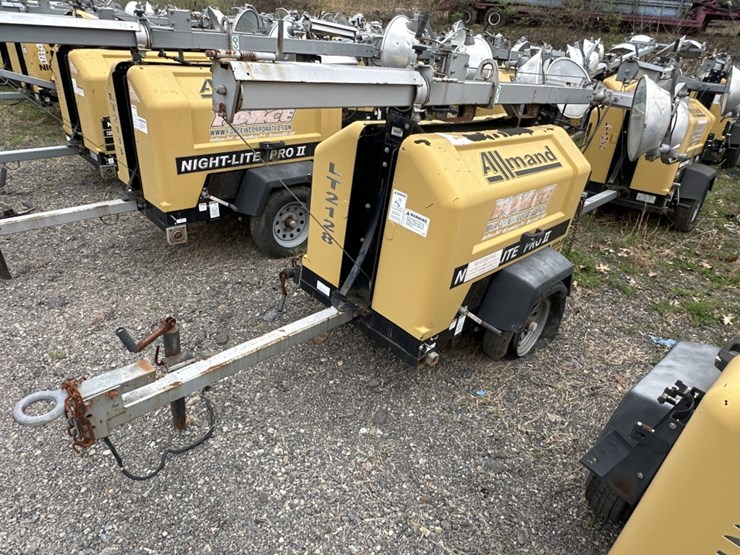 2015-caterpillar-c11-image-1