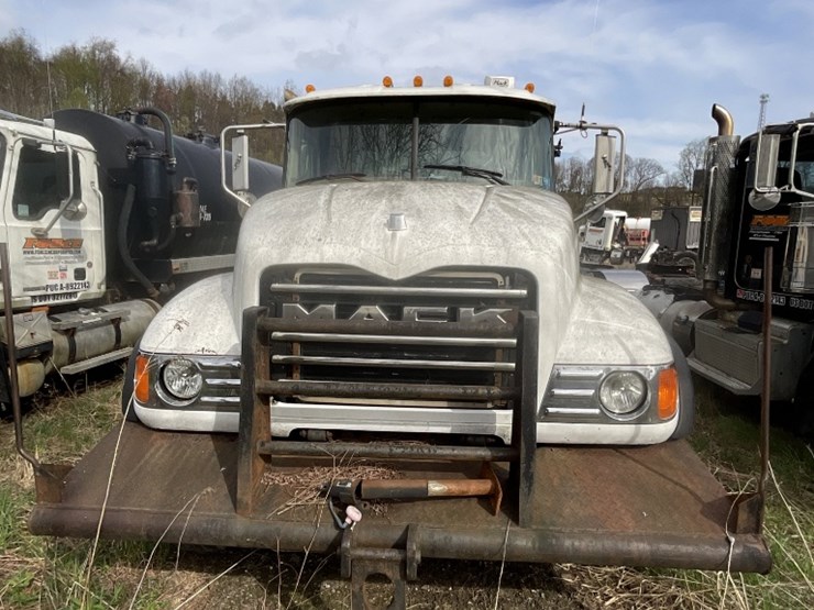 2006-mack-cv713-image-2