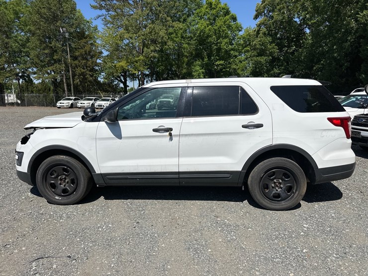 2019-ford-explorer-image-4