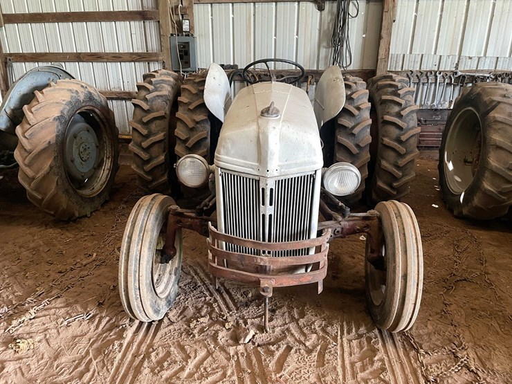 ford-tractor-image-2