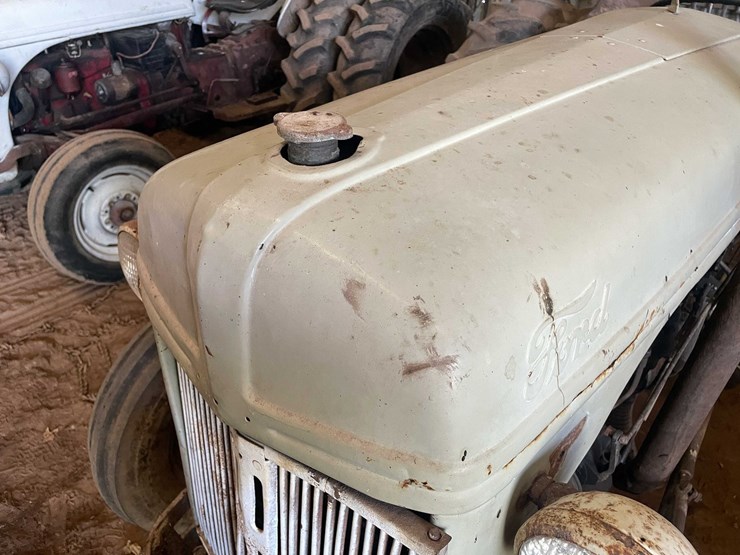 ford-tractor-image-9