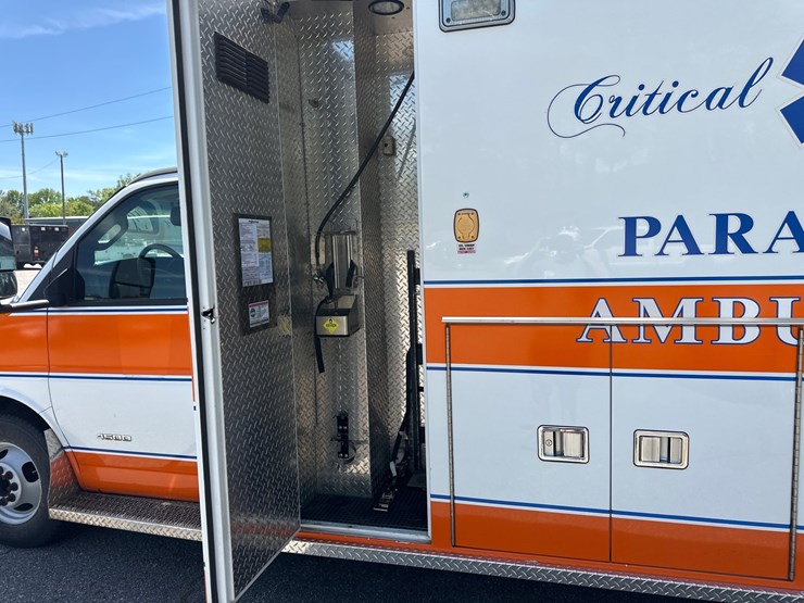 #8-•-2017-chevrolet-ambulance-4500-image-45