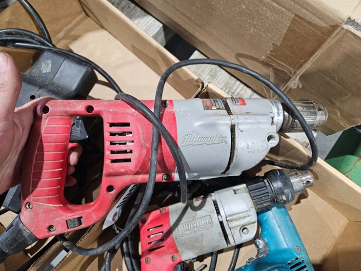 #61-•-3-drills-and-a-belt-sander-image-7