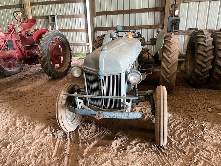 ford-tractor-image-2