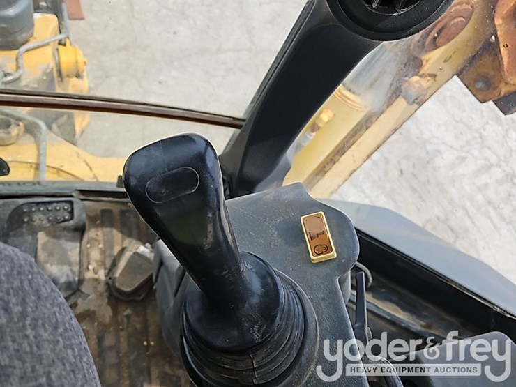 2014-deere-710k-image-42