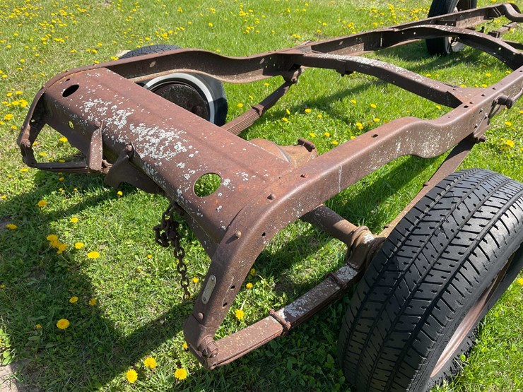 #5596-•-vintage-2-axle-car-frame-image-19