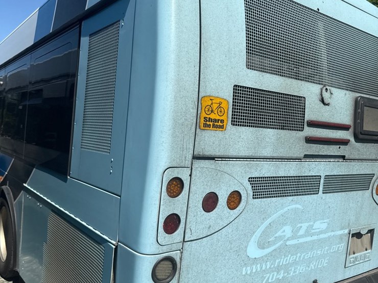 2012-gillig-low-floor-image-9