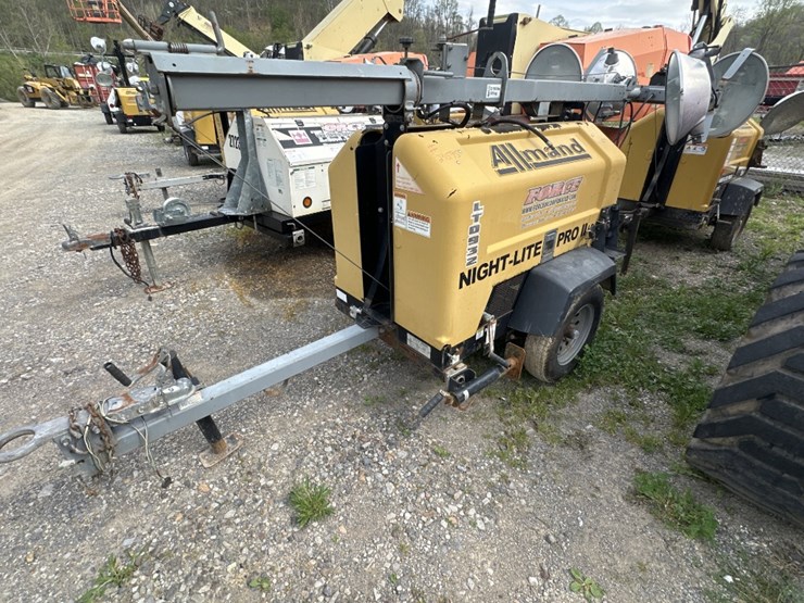 2015-caterpillar-c11-image-1