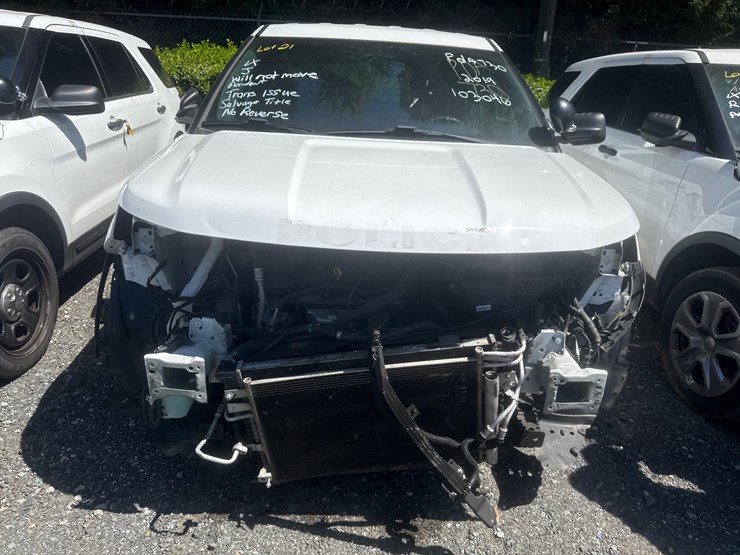 2019-ford-explorer-image-35
