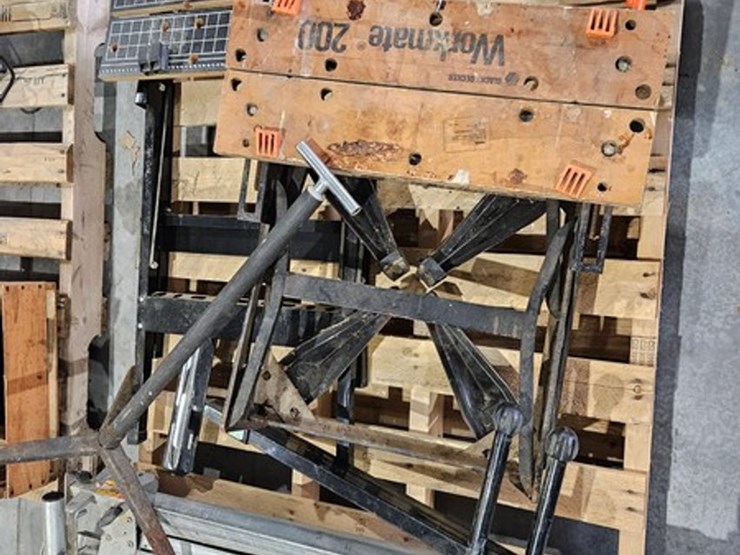 #100-•-pallet-of-work-stands-image-1
