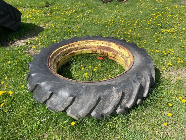 #5589-•-tractor-tire-image-1