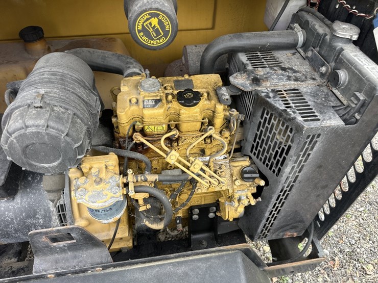 2015-caterpillar-c11-image-3