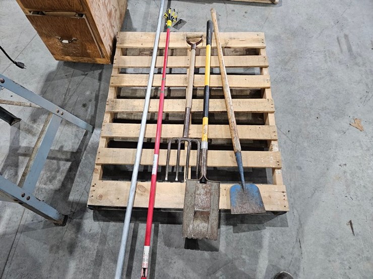 #98-•-shovel,-spade,-light-changer,-and-pipe-image-4