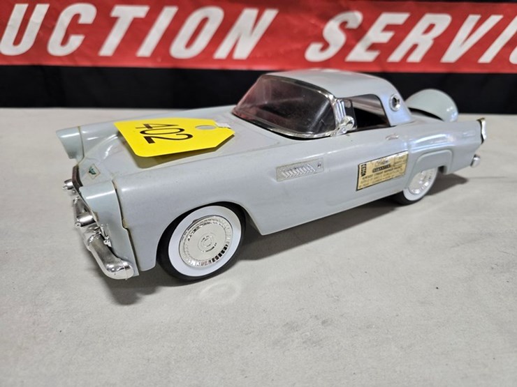 #402-•-jim-beam-1956-ford-t-bird-decanter-image-2