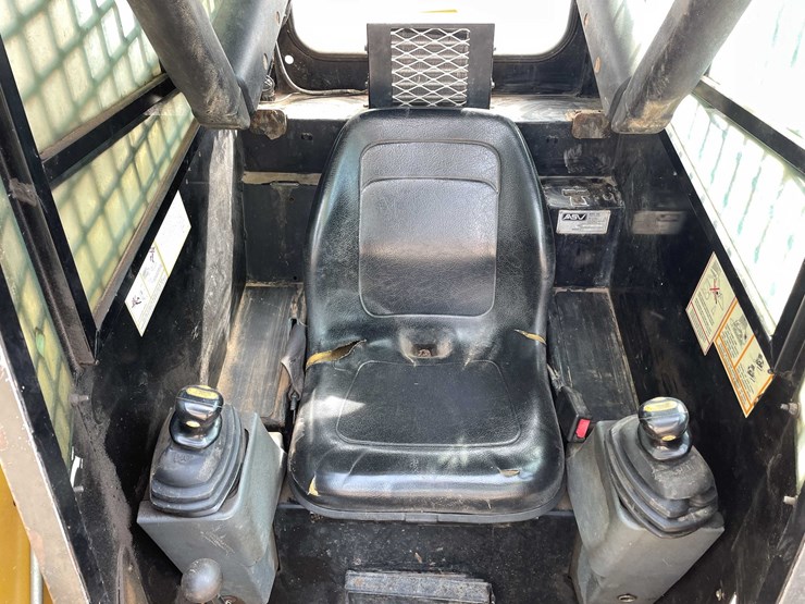 #5559-•-asv-rc85-skid-loader-image-21