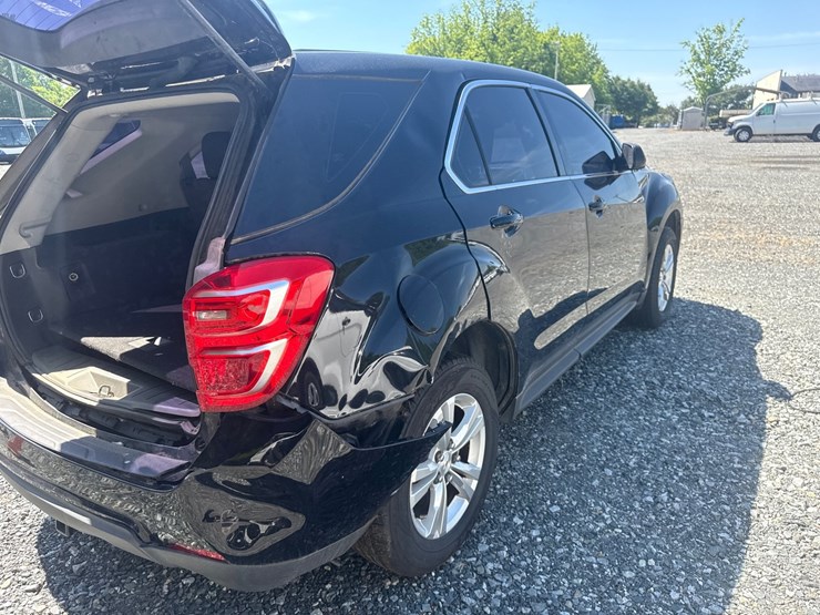 2017-chevrolet-equinox-image-18