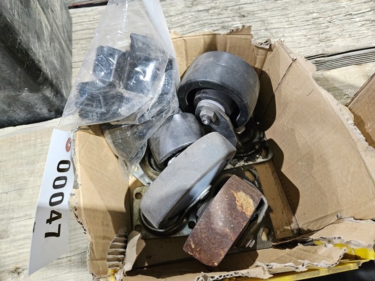 #47-•-box-casters-&-misc-items-image-4