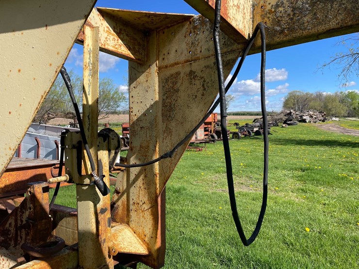 #5576-•-gooseneck-tilt-bed-trailer-image-17