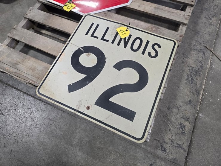#411-•-illionois-92-highway-sign-image-2