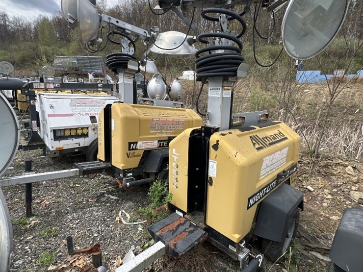 2015-caterpillar-c11-image-1