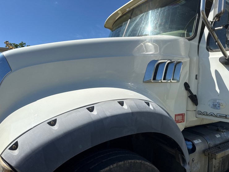 #1-•-2012-mack-roll-off-truck-image-12