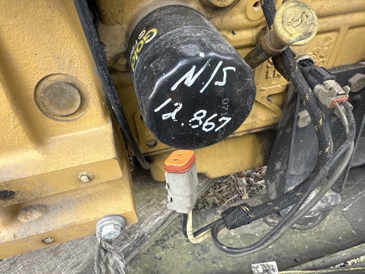2015-caterpillar-c11-image-4