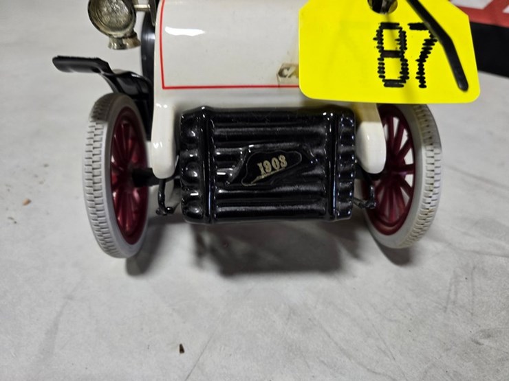 #87-•-mccormick-1903-cadillac-decanter-image-12