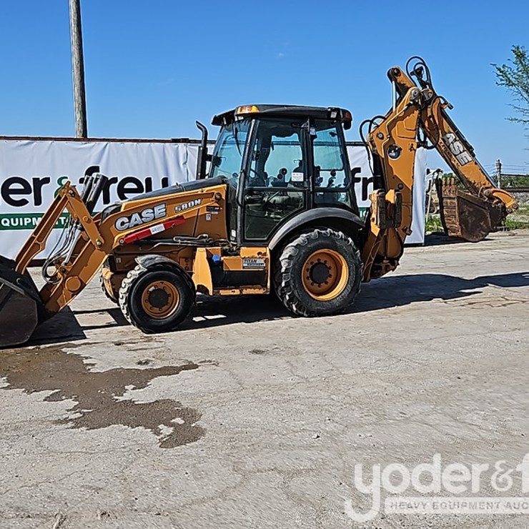 2016 CASE 580N
