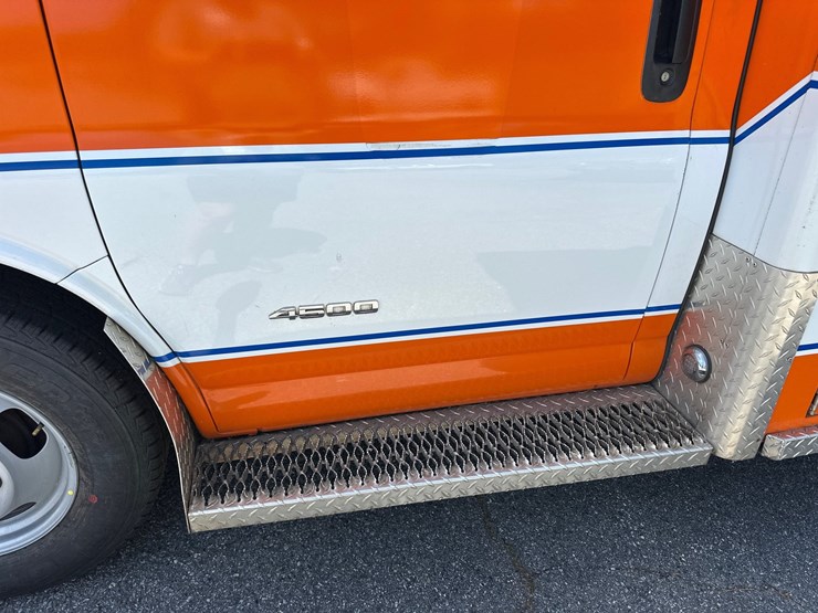 #8-•-2017-chevrolet-ambulance-4500-image-24