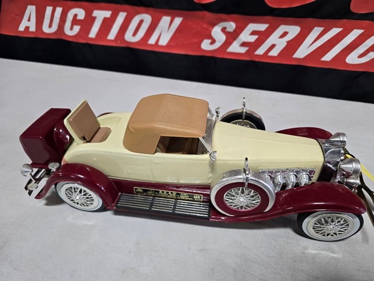 #401-•-jim-beam-1935-duesenberg-convertible-decanter-image-10